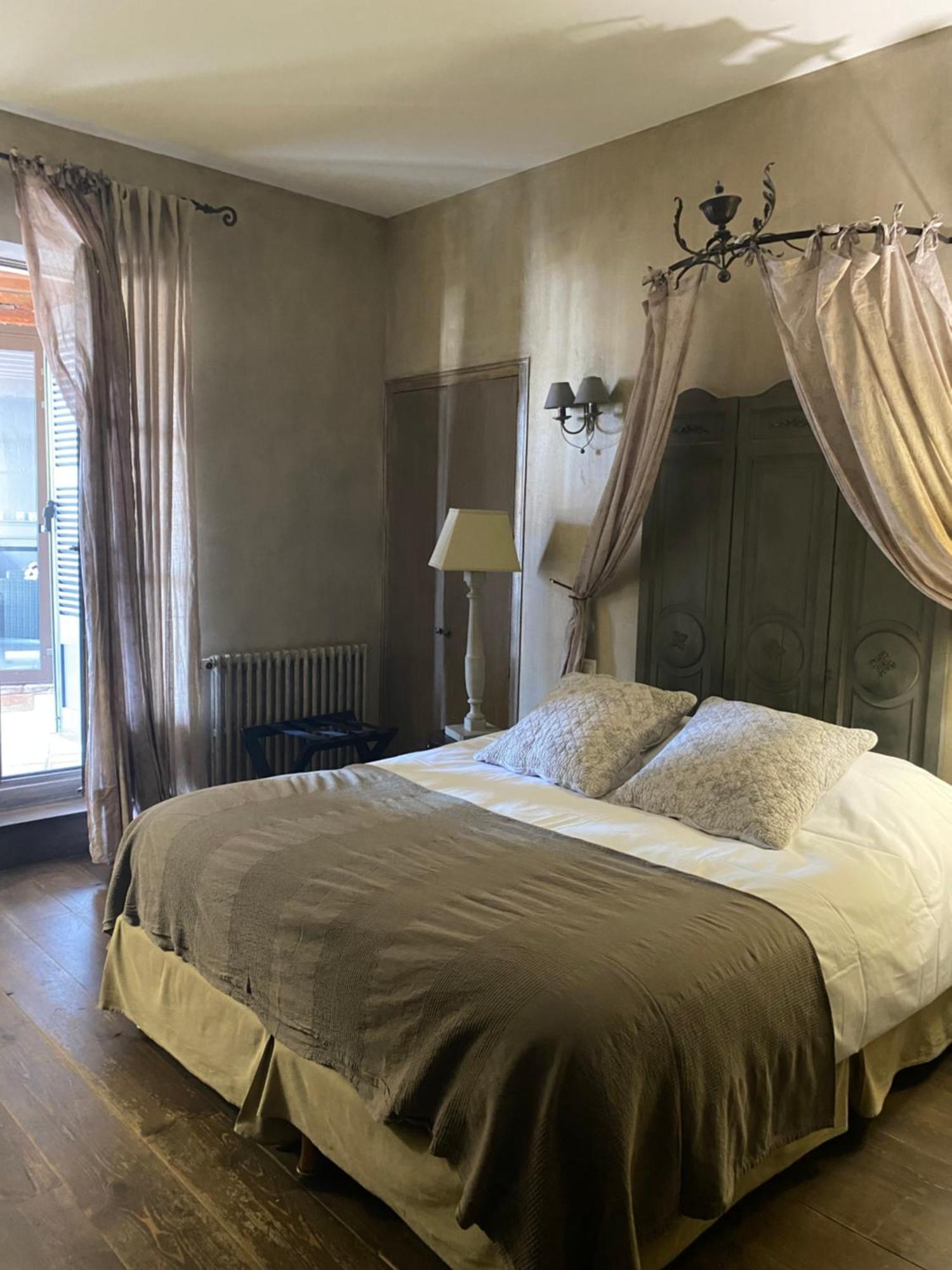 Hotel De La Tour Châtillon-sur-Chalaronne Buitenkant foto