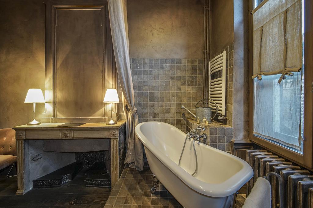 Hotel De La Tour Châtillon-sur-Chalaronne Buitenkant foto