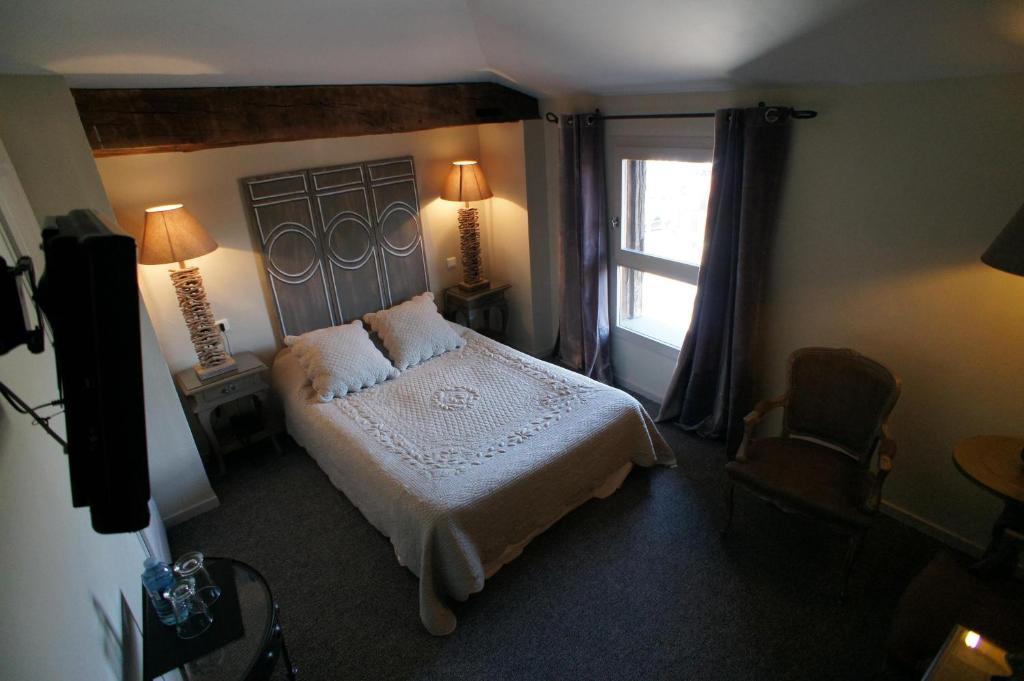 Hotel De La Tour Châtillon-sur-Chalaronne Kamer foto