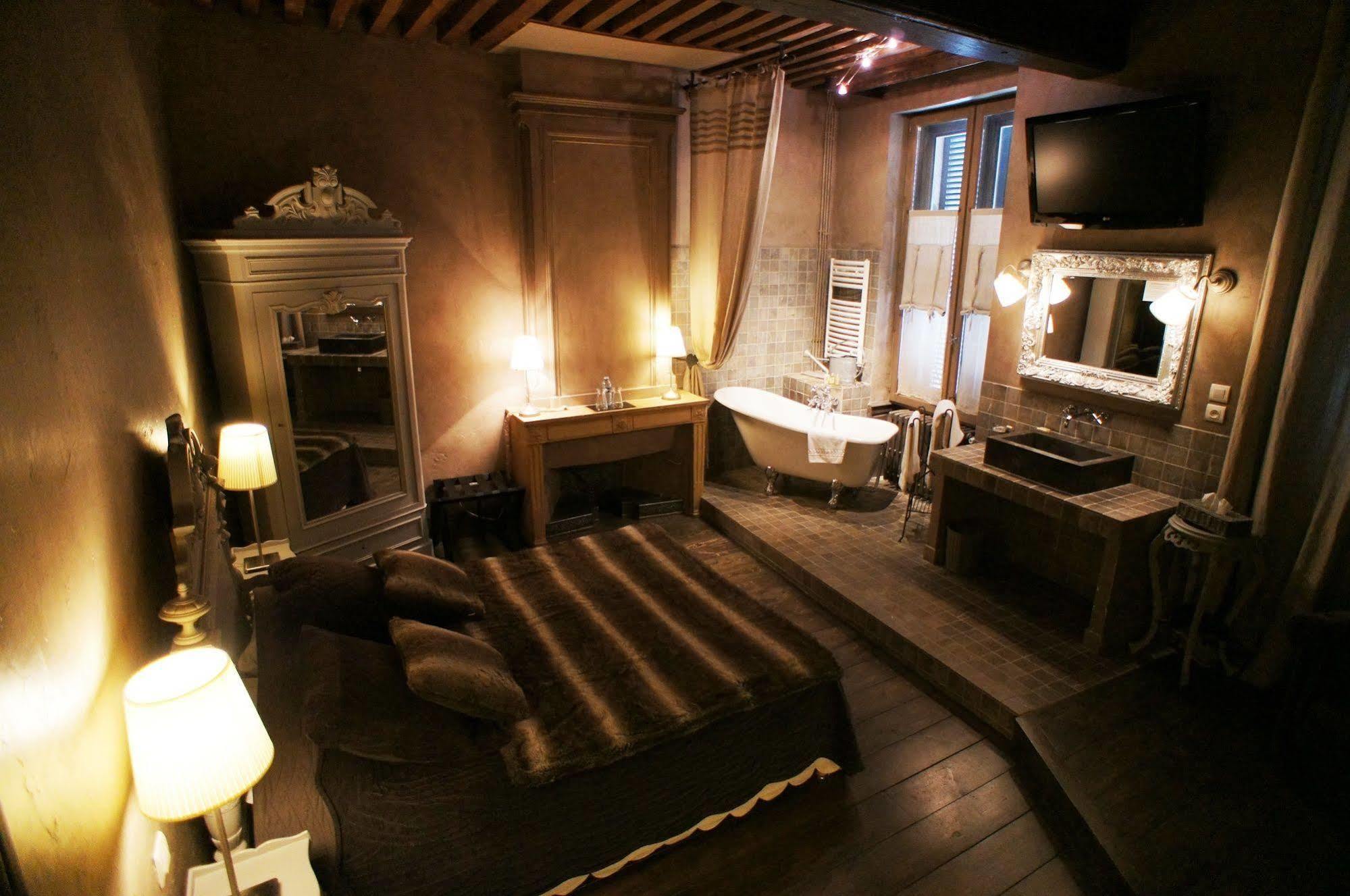 Hotel De La Tour Châtillon-sur-Chalaronne Buitenkant foto